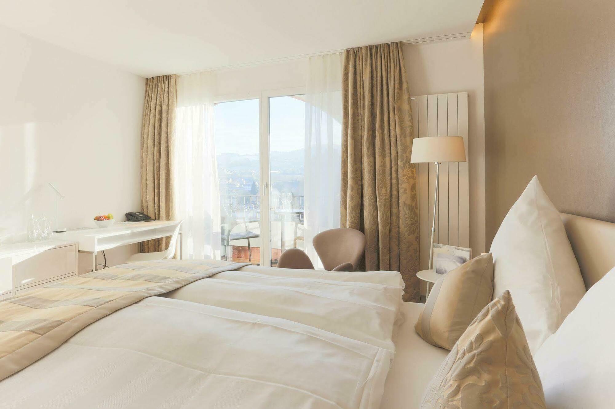 होटल Hotel Uzwil 4*